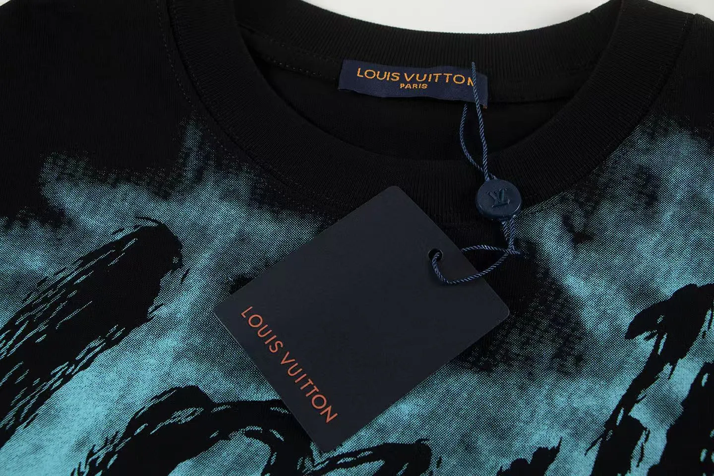 🅿️150 Style: 2026 new Louis Vuitton short-sleeved T-shirt Material: High version 300g double yarn combed cotton Size: S～XL Color: Black Style number: Z034